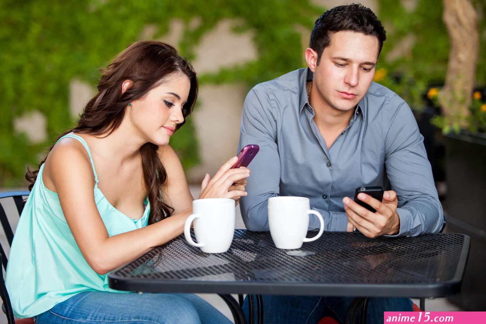 Are Your Online Social Profiles Wrecking Your Relationships?