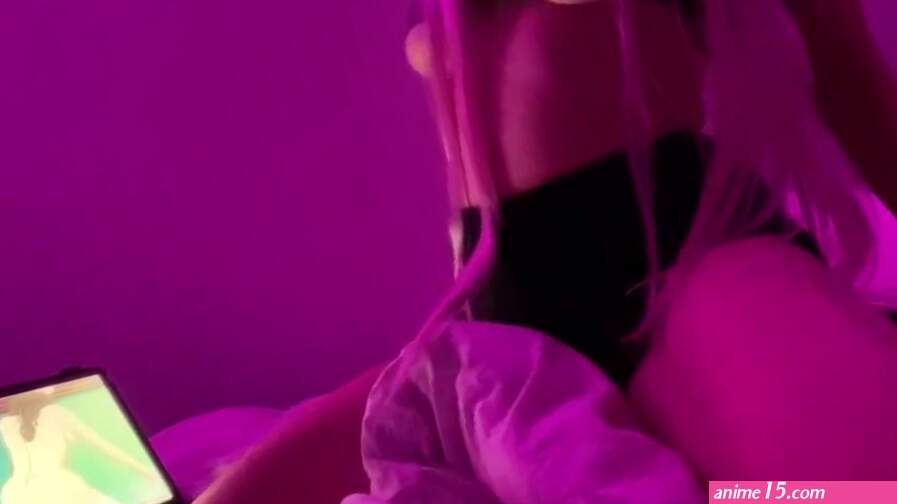 I watch lesbian hentai and ride my pillow