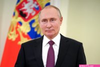 No That Viral Photo Isnt Vladimir Putins House