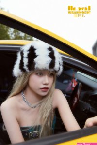 UPDATE JO YURI TAXI Lyrics Meaning Song Credits