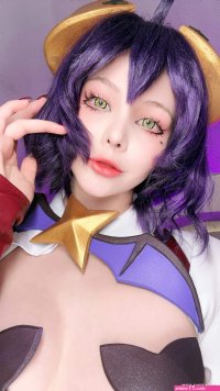 Model Tsuki Desu
