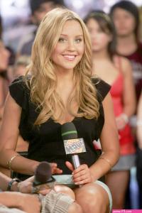 Upskirts and Teasers 2: Upskirt AmandaBynes