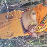 Indian desi Village bhabhi outdoor pissing porn
