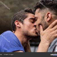 gay.kiss