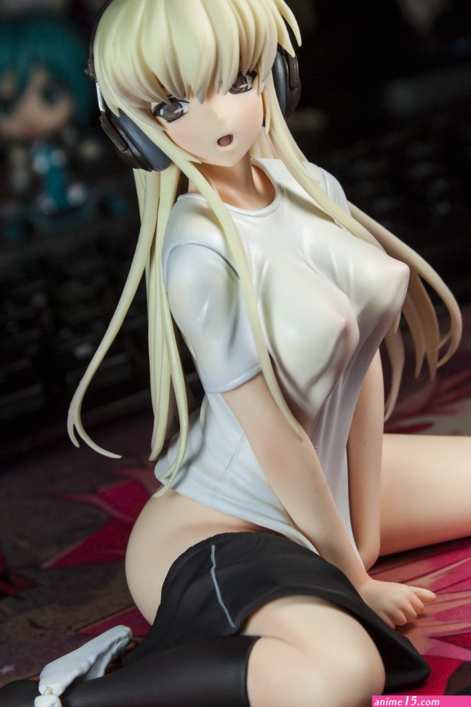 Uncensored-anime-figures.jpg
